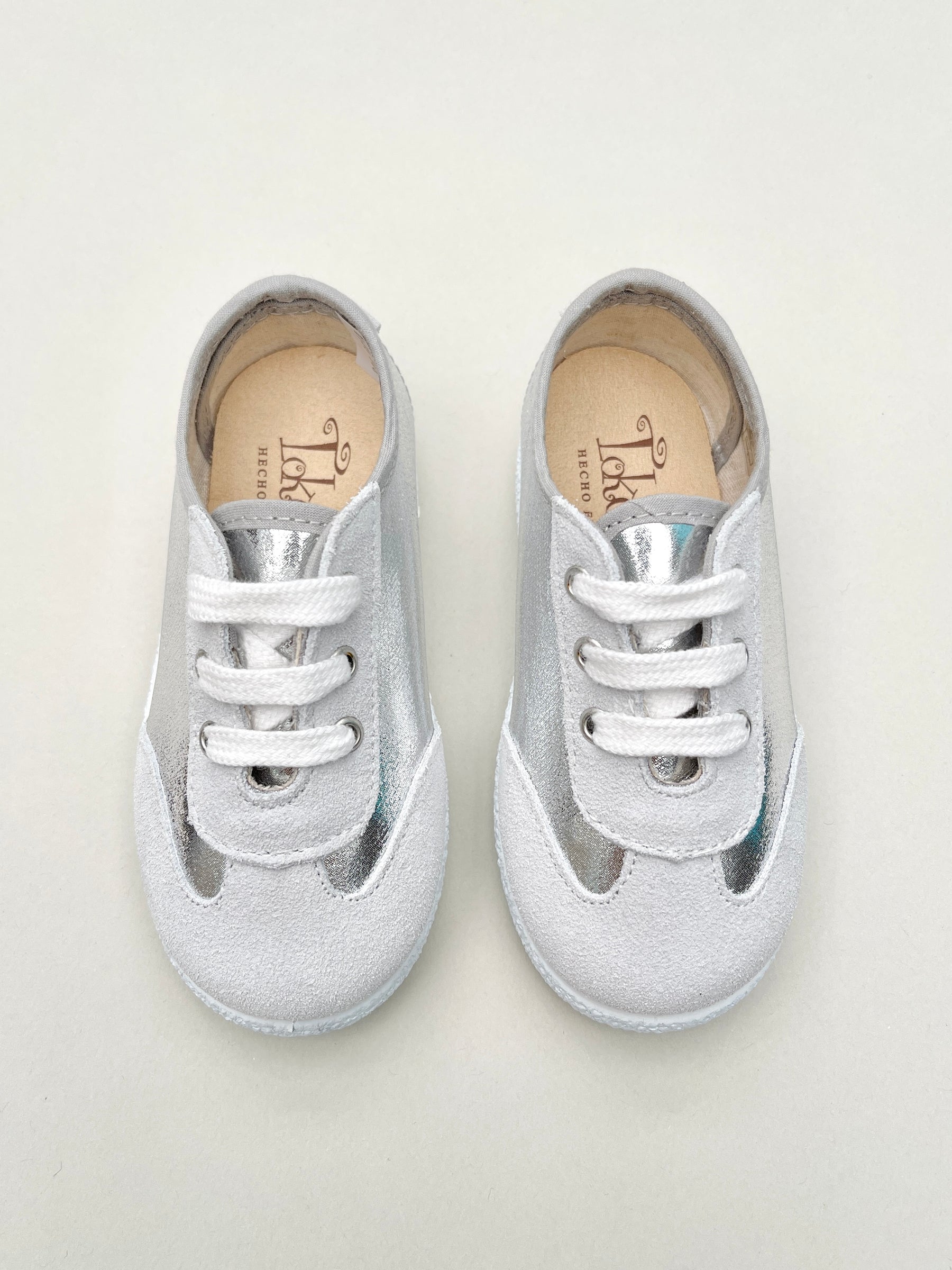 Tenis Con Piezas Plata Tokolate
