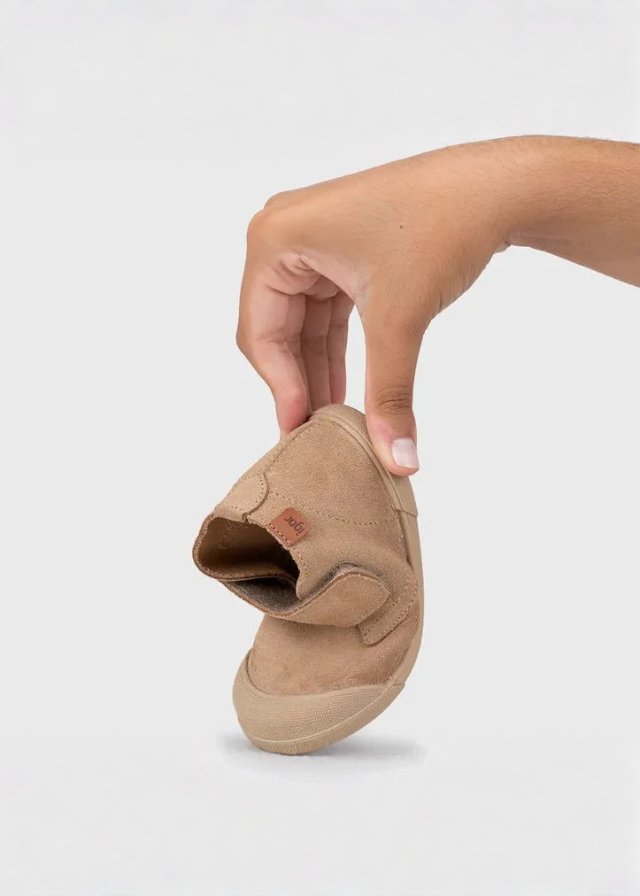 Zapatos Tui Con Velcro Beige