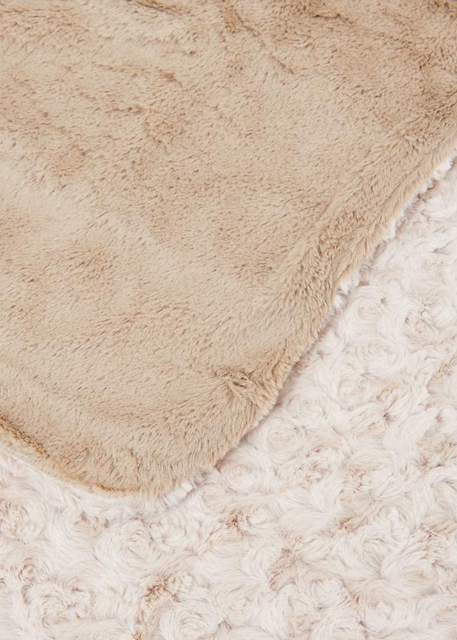Manta Pelo Rosetones Beige Bunnies
