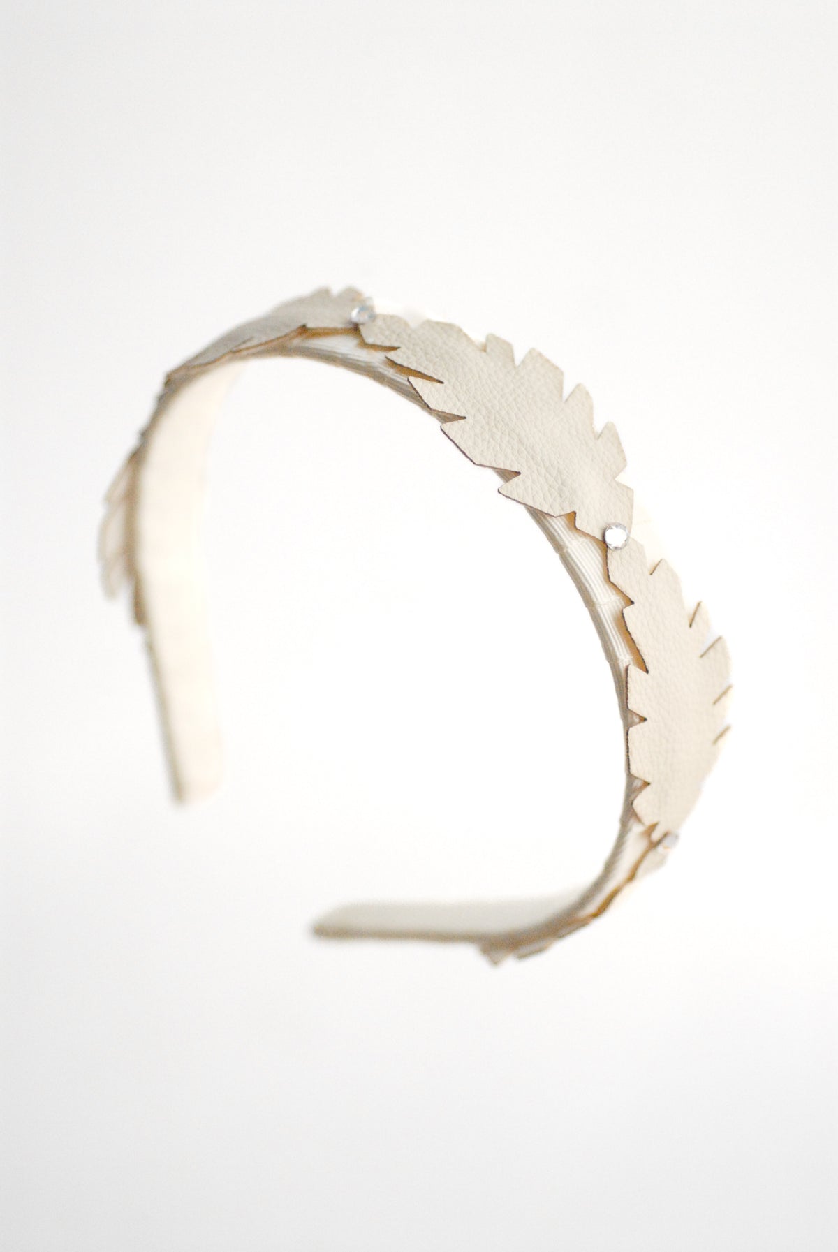 Diadema Plumas - Minibhu