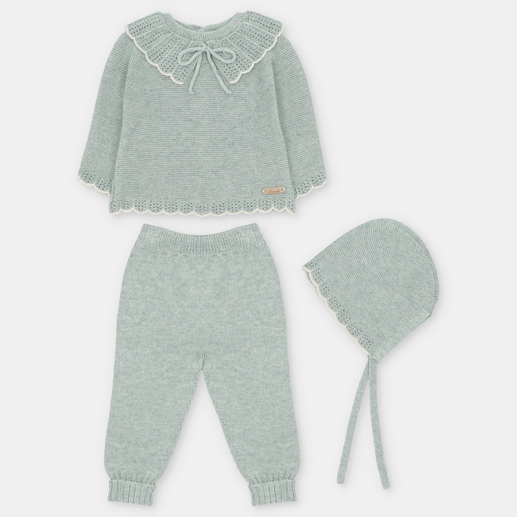 Conjunto Volante Con Gorro Niña Pravia