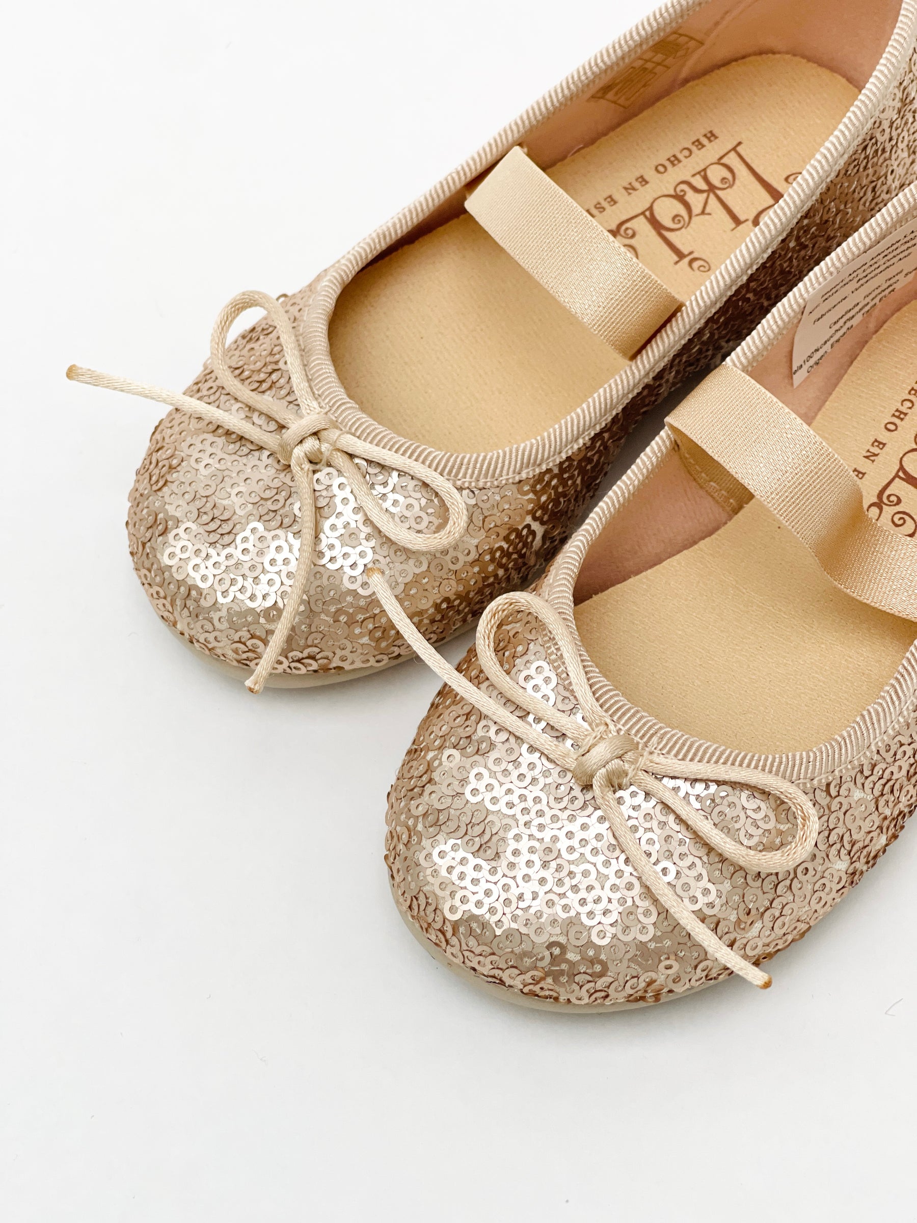 Mercedita Con Lazo y Lentejuelas Oro