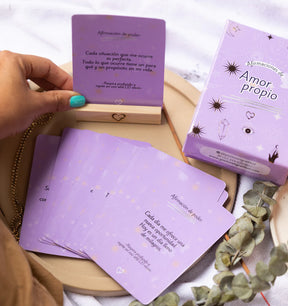 Cartas Oráculo De Afirmaciones Amor Propio Yo vivo en gratitud