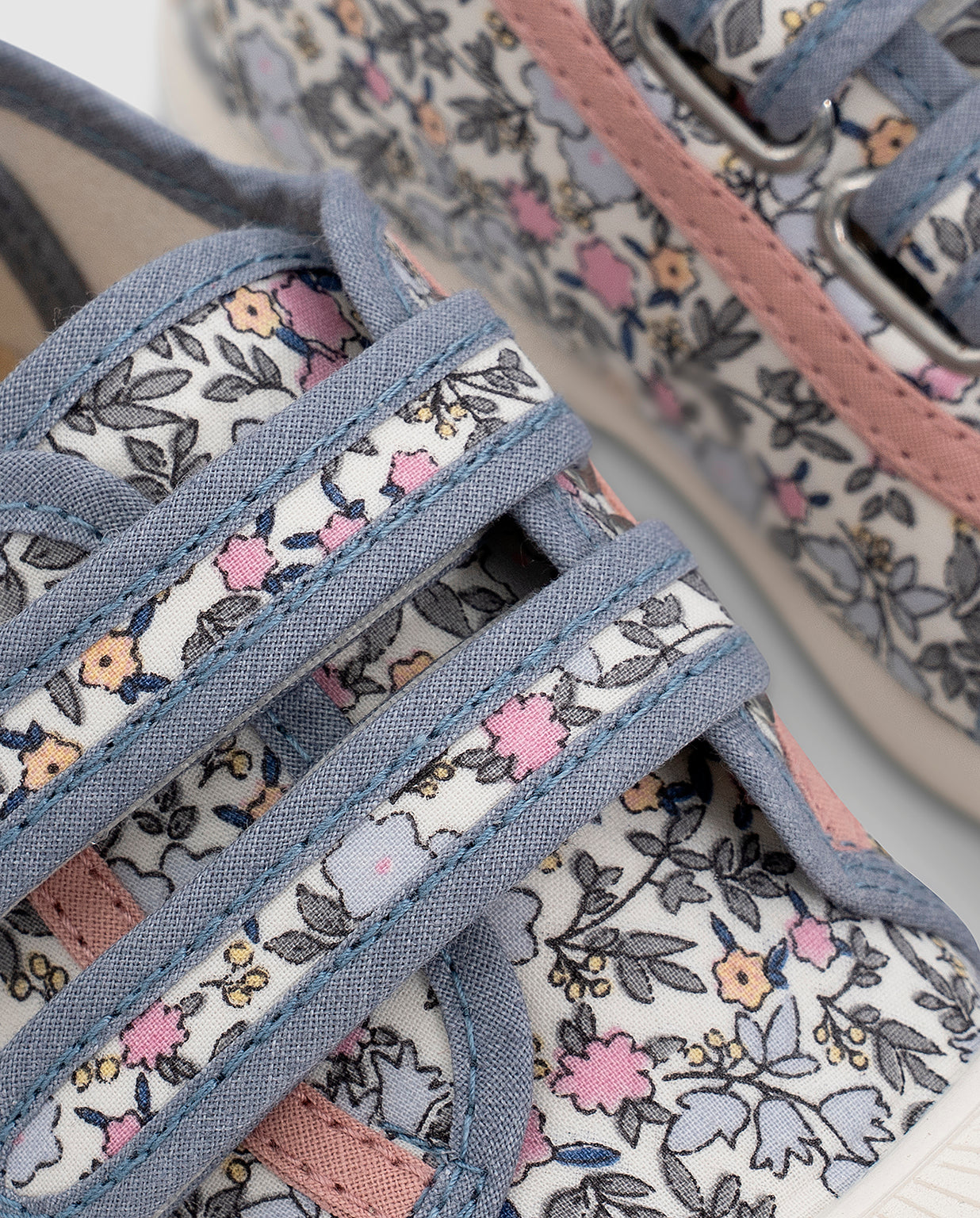 Tenis 2 Correas Estampados