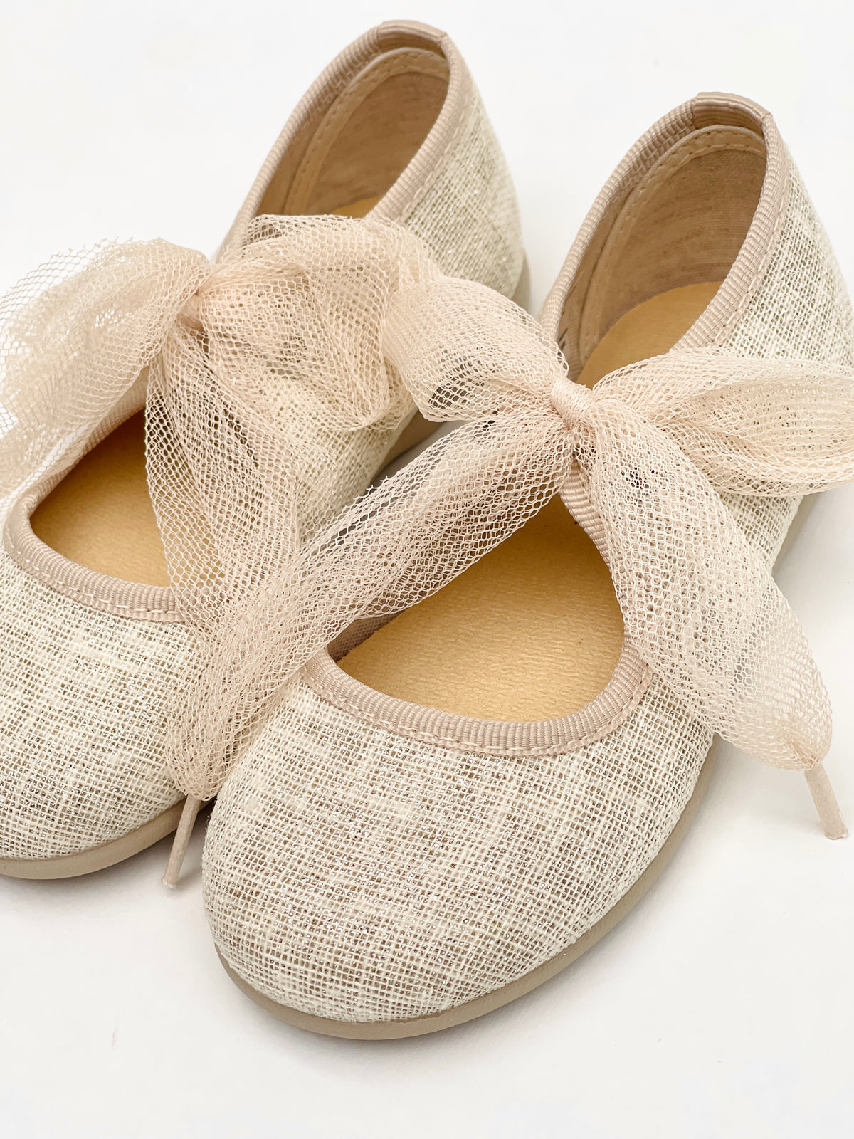 Mercedita Con Lazada De Tul Beige