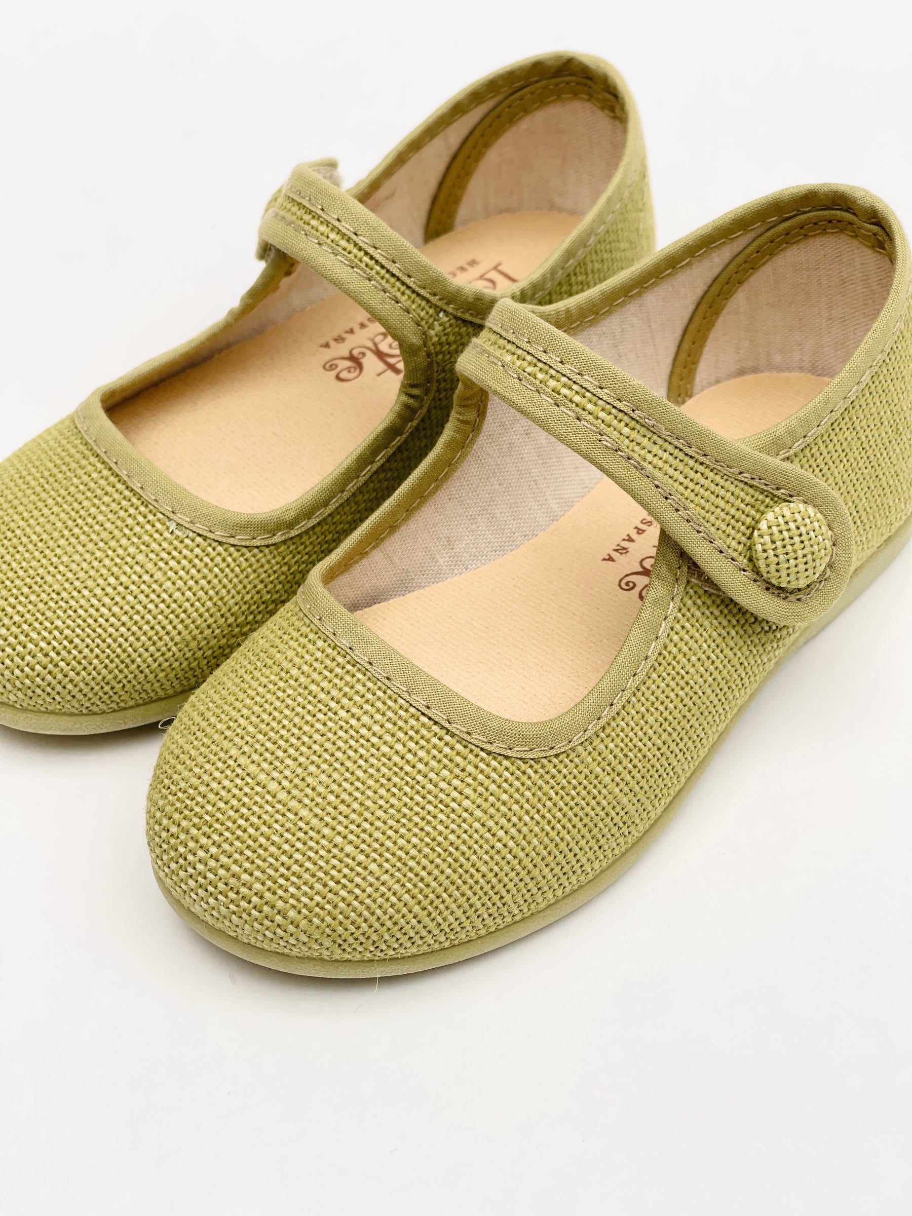 Mercedita Niña Velcro Con Botón Oliva - Minibhu